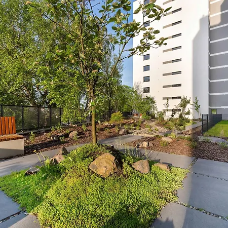 Cozy With Parking And Workspace By Renters Apartment *