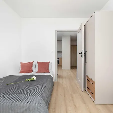 Apartment Cozy With Parking And Workspace By Renters *
