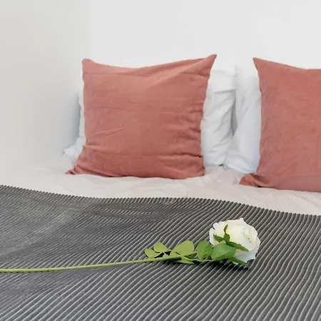 Cozy With Parking And Workspace By Renters