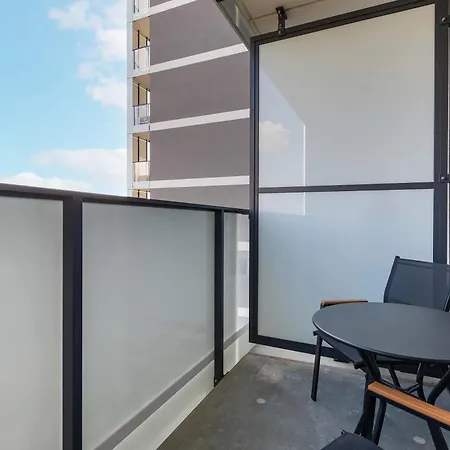 Cozy With Parking And Workspace By Renters