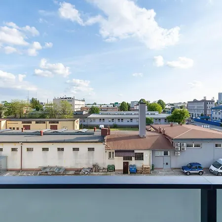 Cozy With Parking And Workspace By Renters Daire